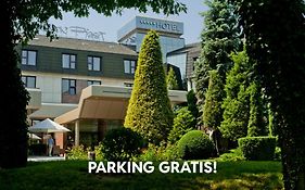 Crown Piast Hotel & SPA