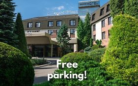 Crown Piast Hotel & SPA